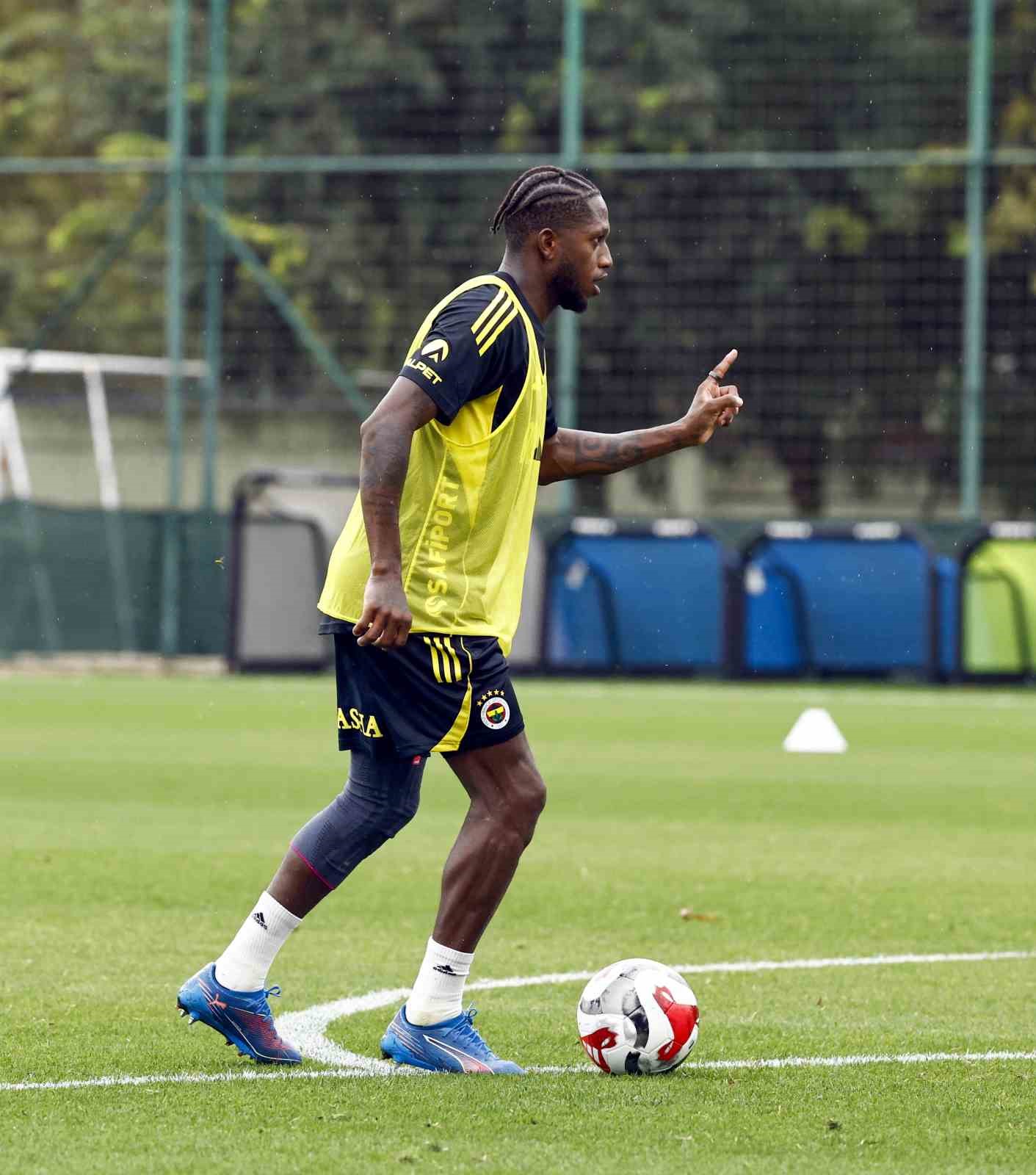 Fenerbahçe, hazırlıklarını sürdürdü
