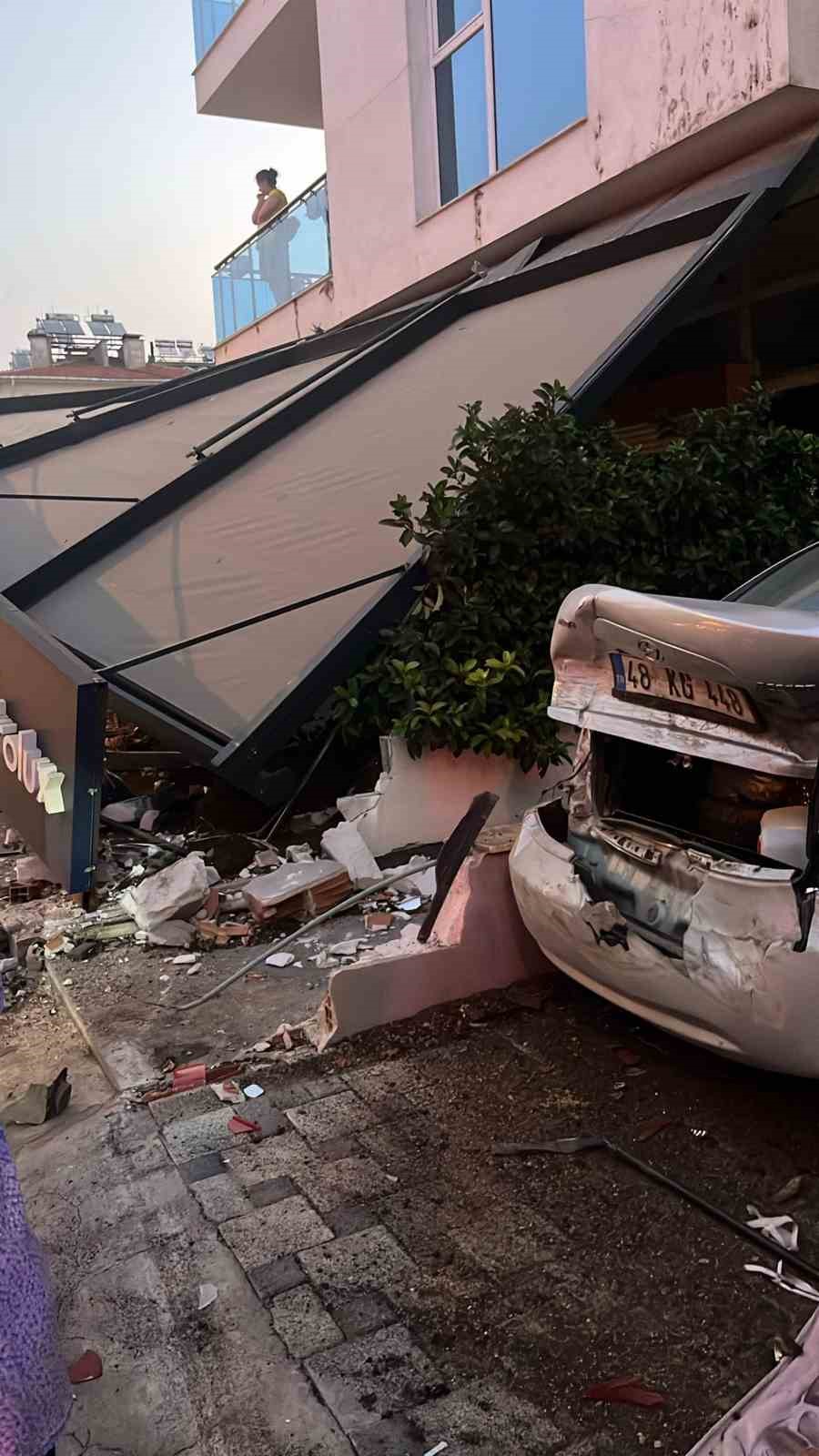 Ortalığı savaş alınana çevirdi, yara almadan kurtuldu