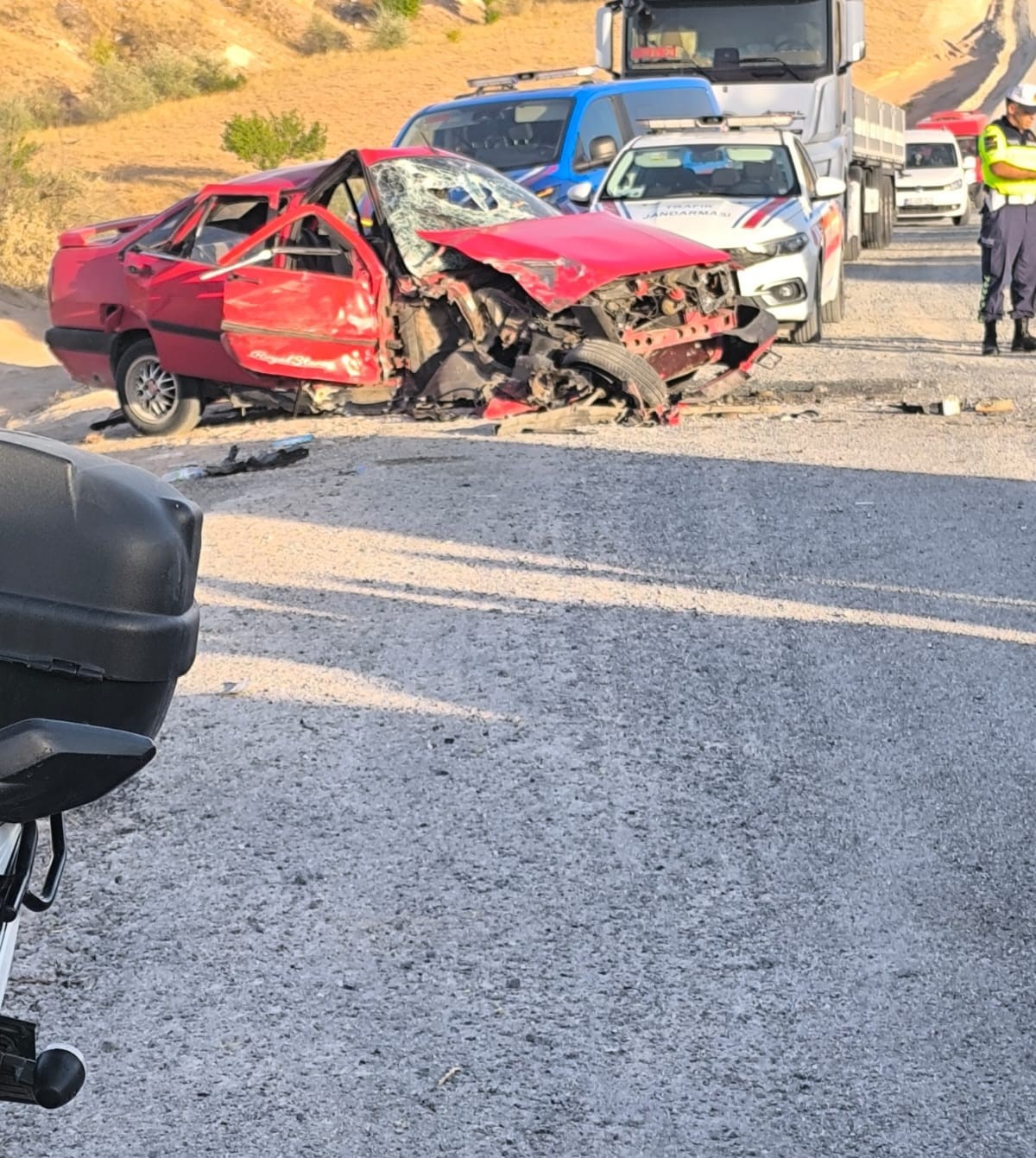 Nevşehir’de otomobil ile minibüs kafa kafaya çarpıştı: 1 ölü, 2 yaralı