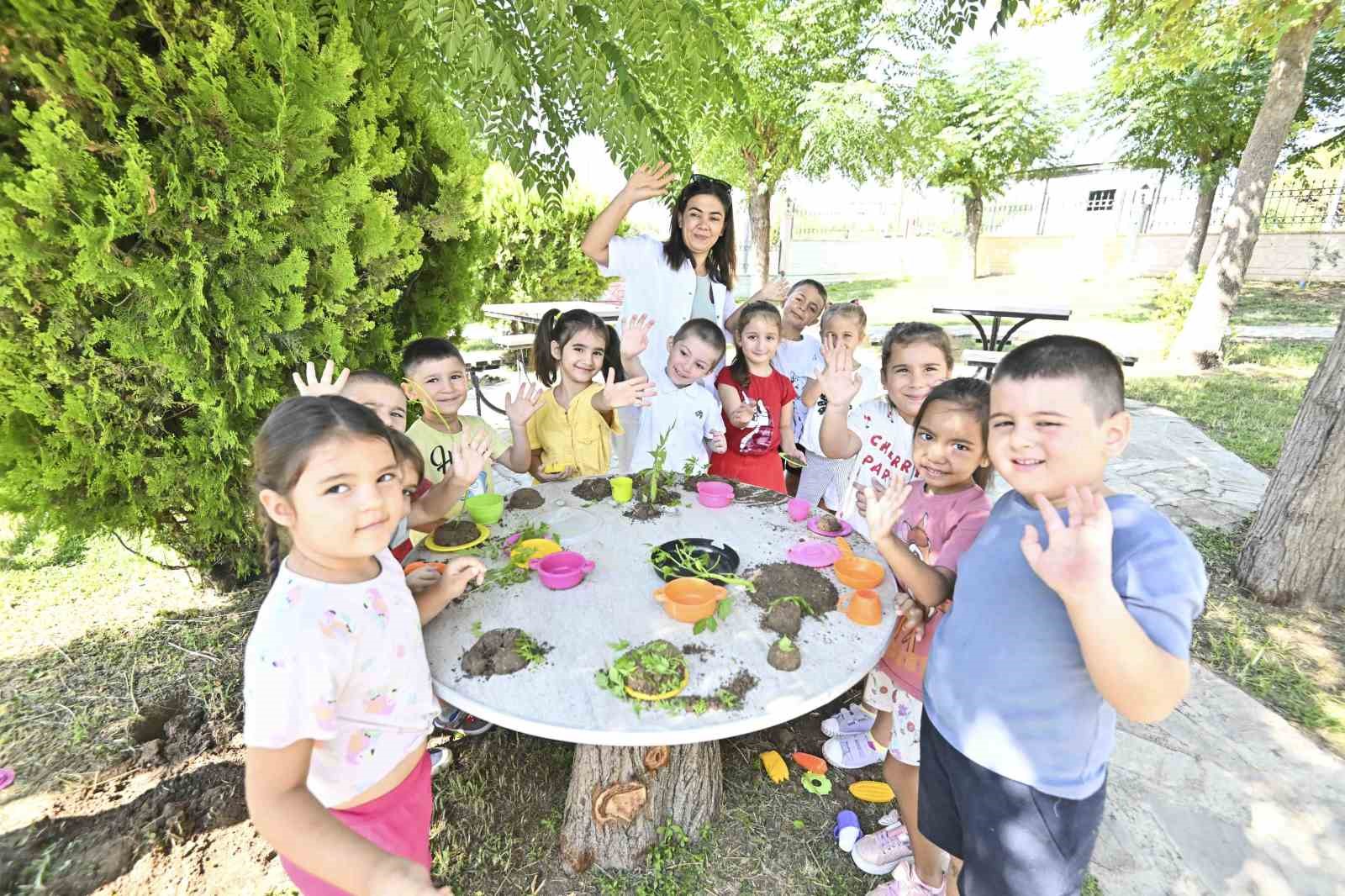 Muratpaşa&rsquo;nın kreşlerinde yeni eğitim-&ouml;ğretim d&ouml;nemi başladı
