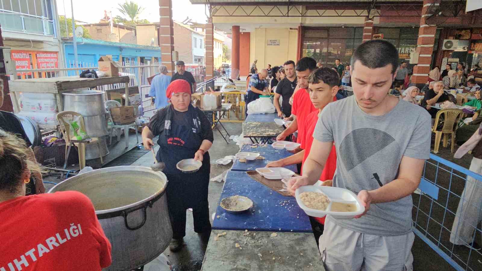 At&ccedil;a Mahallesi&rsquo;nde kurtuluş g&uuml;n&uuml; keşkeği yapıldı
