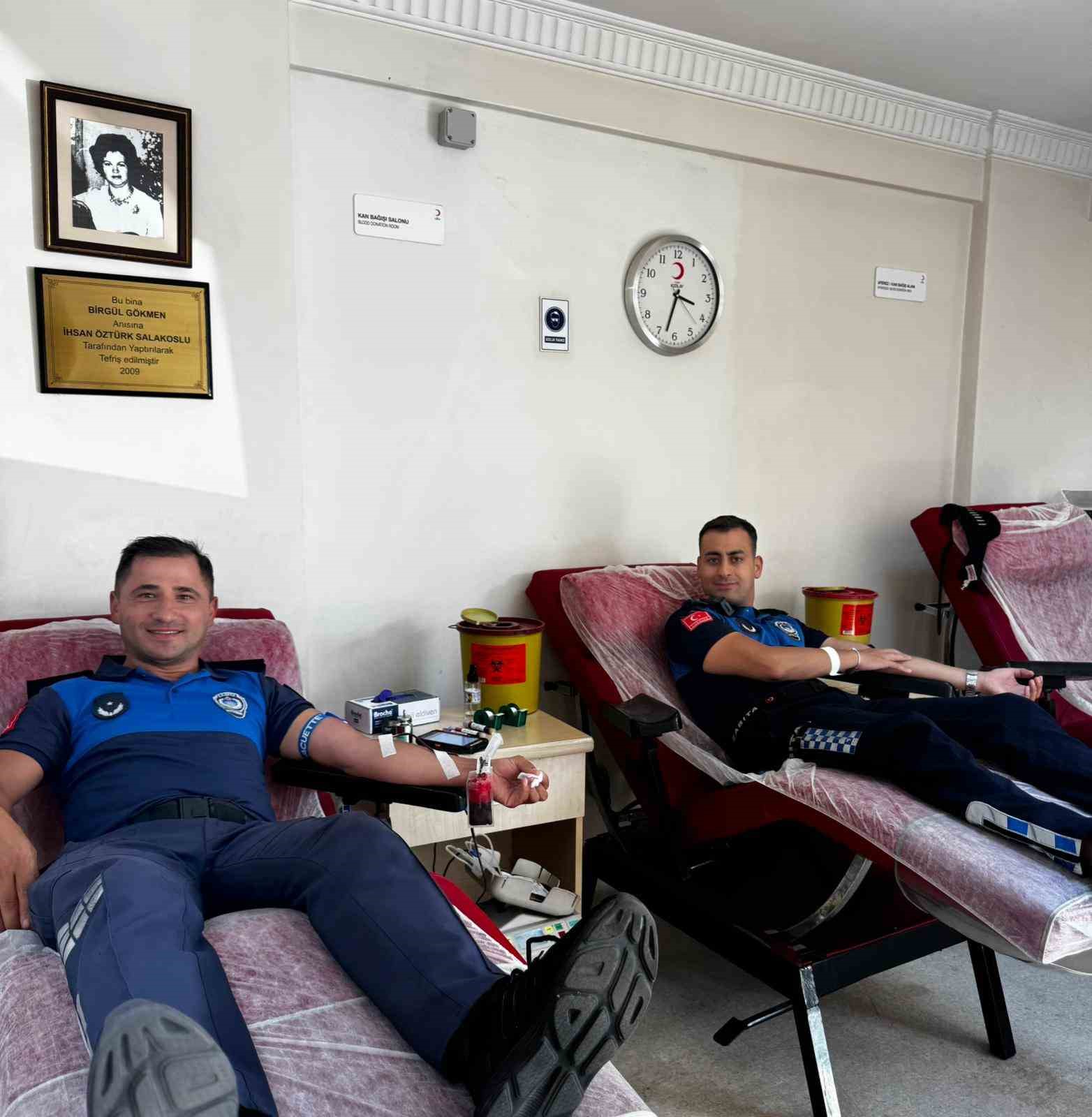 Muğla’da Zabıta Haftası kapsamında Kızılay’a kan bağışı