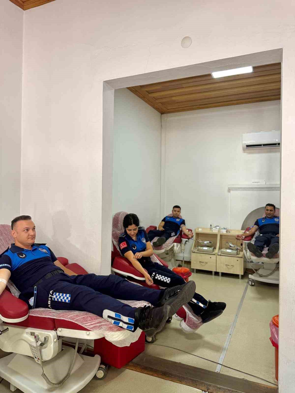 Muğla’da Zabıta Haftası kapsamında Kızılay’a kan bağışı