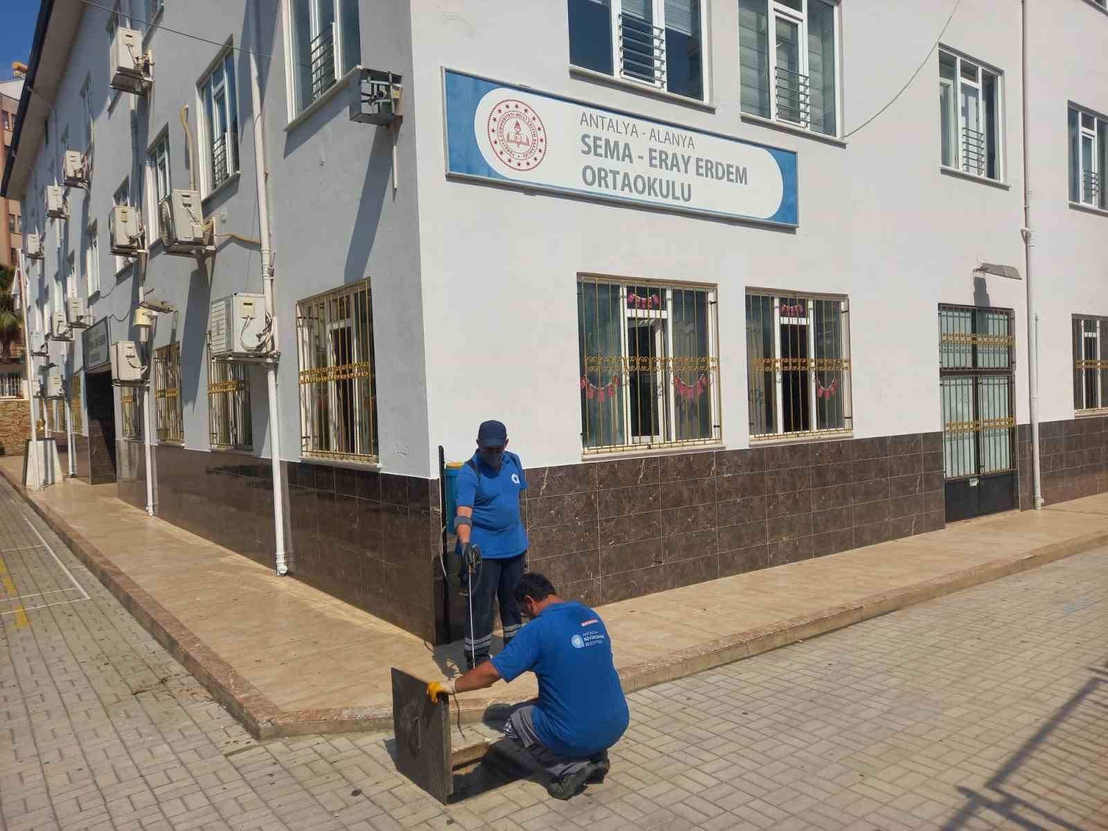 Büyükşehir ekipleri okulları yeni eğitim dönemine hazırlıyor