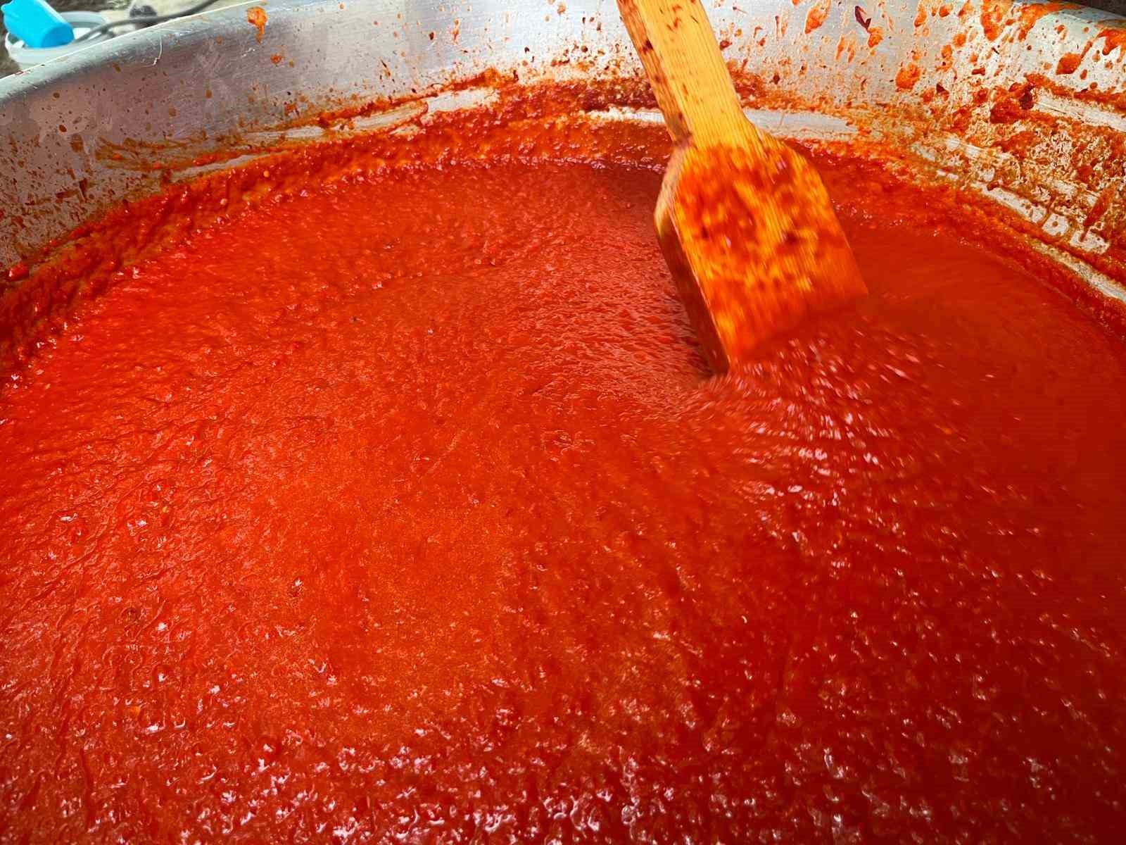 Hayrabolu&rsquo;da kışa hazırlık başladı: Kazanlar sal&ccedil;a i&ccedil;in kaynıyor
