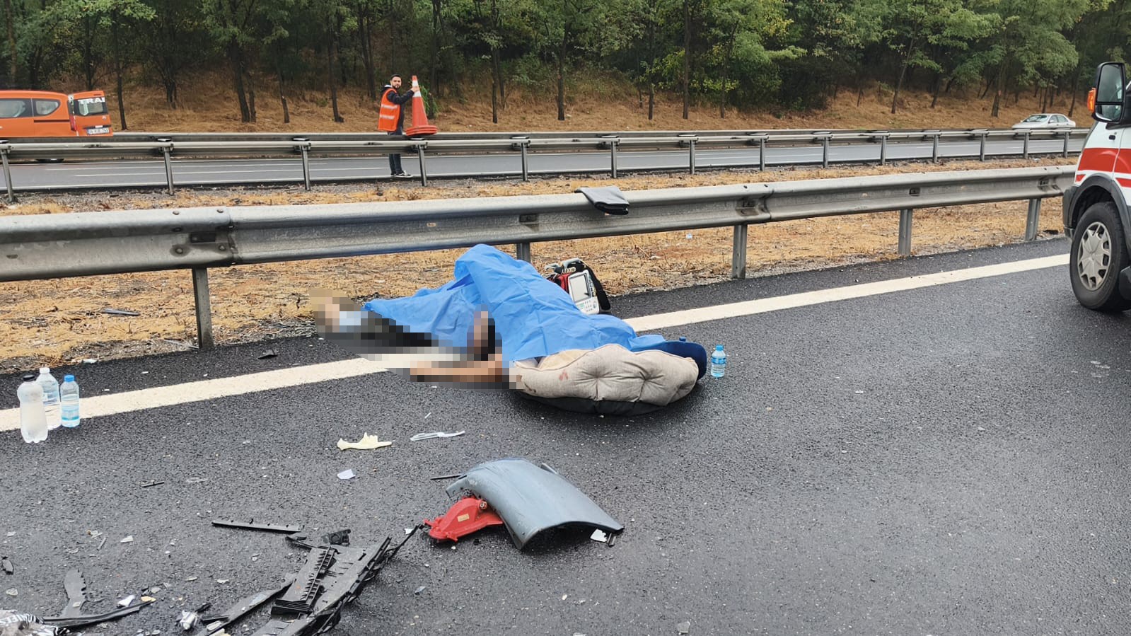 Otoyolda 4 ayrı kazada 30 ara&ccedil; birbirine girdi
