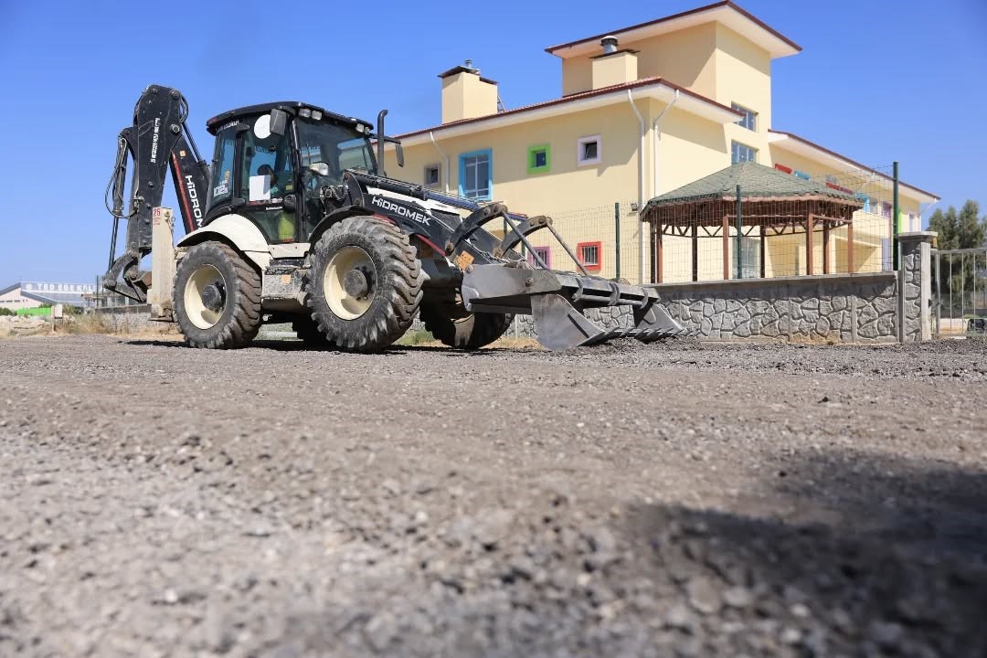 İncirliova Belediyesi okul bölgelerini yeni döneme hazırlıyor