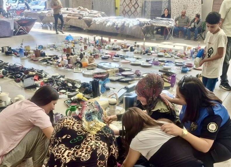 Vatandaşları dolandırıcılık ve g&uuml;venlik konularında bilgilendirdi
