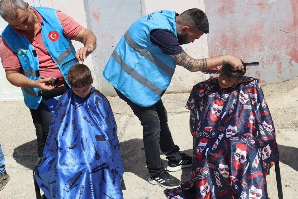 Feke Belediyesinden &ouml;ğrencilere &uuml;cretsiz sa&ccedil; bakımı
