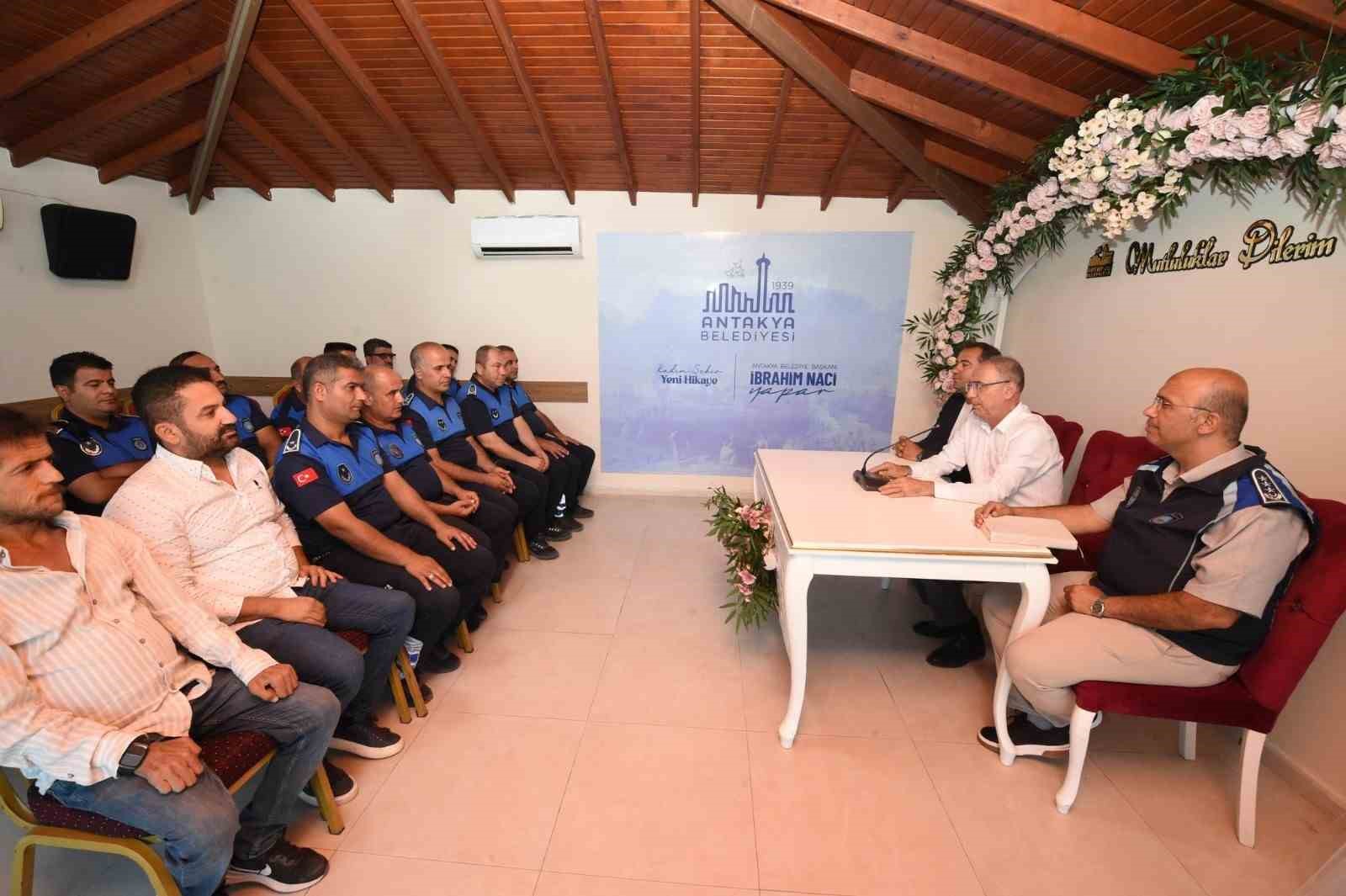 Başkan Yapar, zabıta personeliyle bir araya geldi