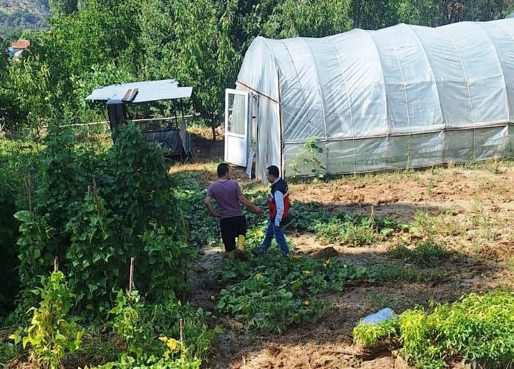 Simav Esenbağ Köyü’nde sel ve su baskınından zarar gören tarım alanları tespit edildi