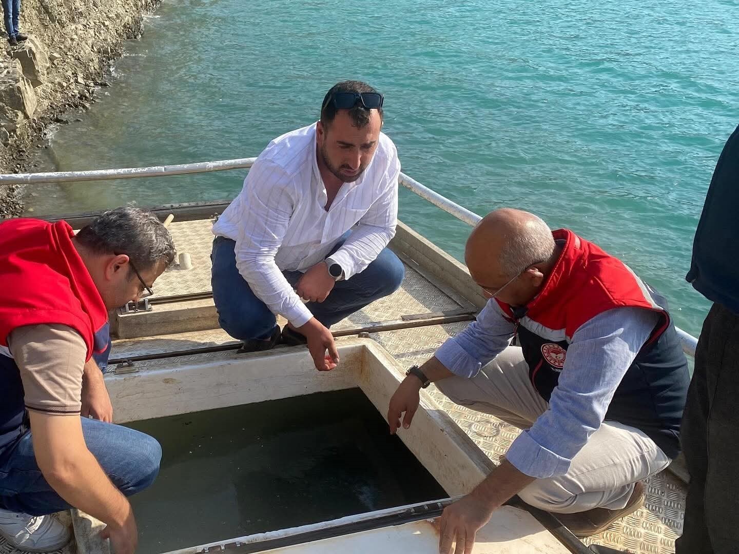 Siirt&rsquo;te baraj g&ouml;l&uuml; balıklandırıldı
