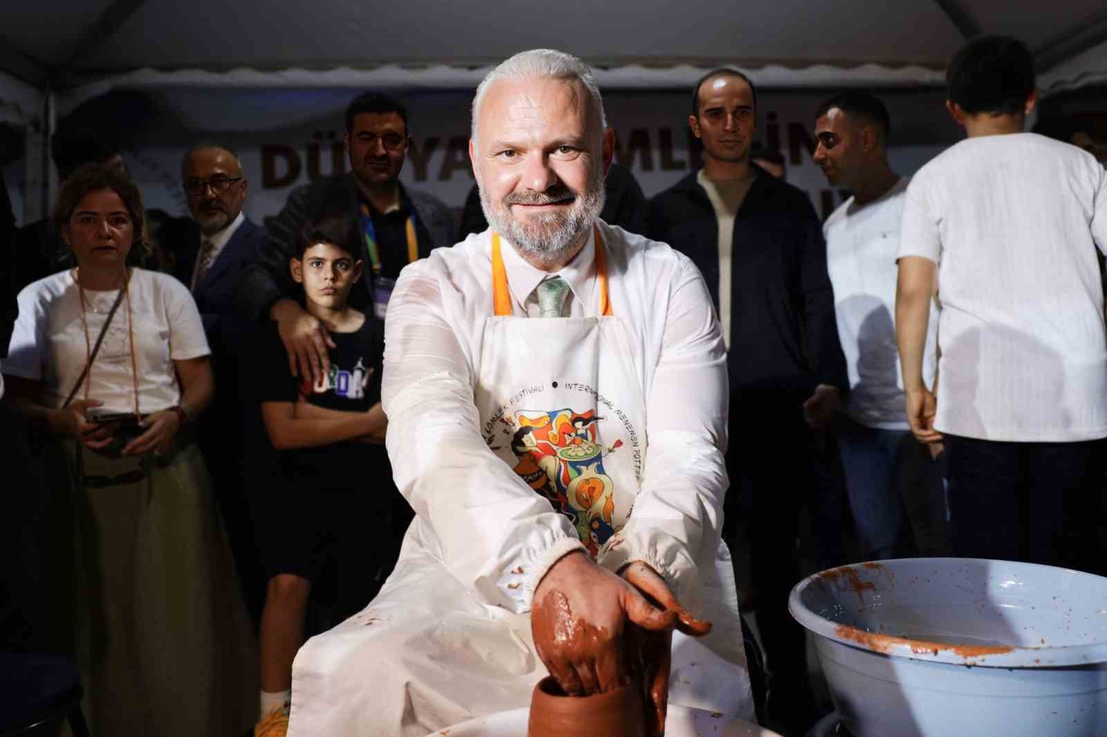 Uluslararası Menemen Çömlek Festivali’ne görkemli açılış