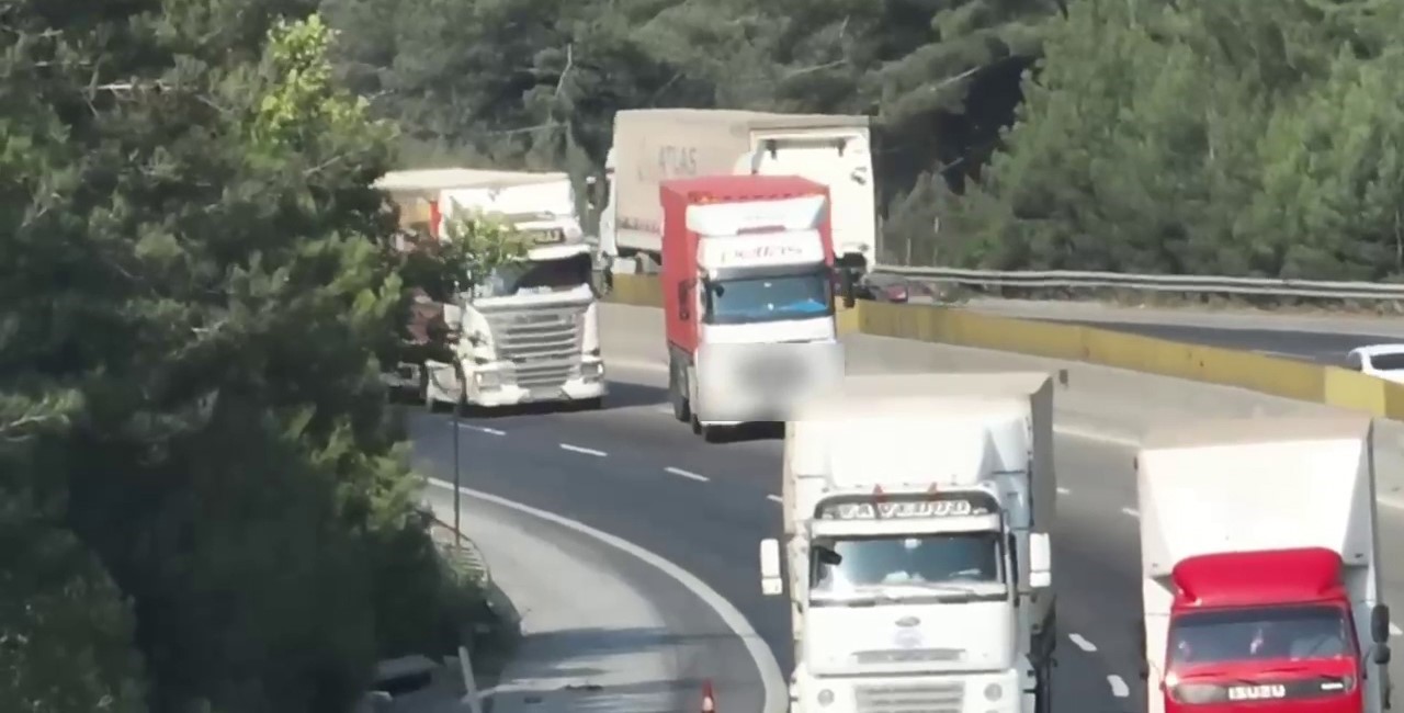 Sol şeridi ihlal eden tır ve kamyon s&uuml;r&uuml;c&uuml;lerine para cezası
