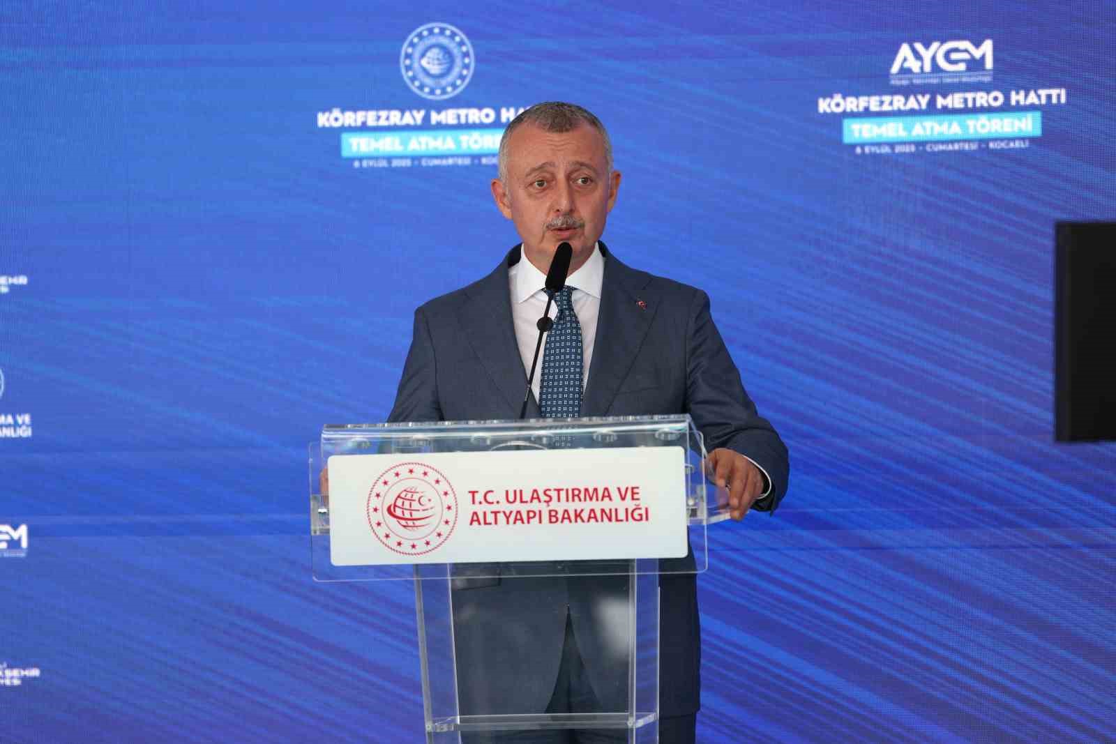 77 milyar liralık yatırım, K&ouml;rfezray&rsquo;ın ilk kazısını Bakan başlattı
