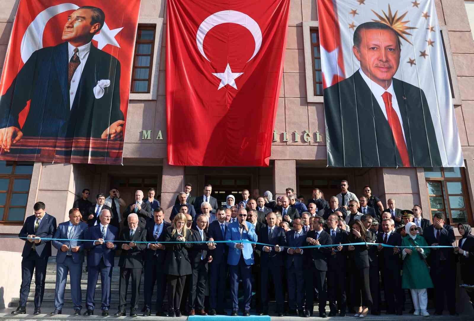 Cumhurbaşkanı Erdoğan Malatya Valilik binasının a&ccedil;ılışını yaptı
