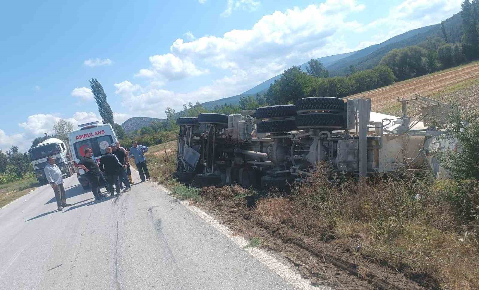 Tavşanlı’da beton mikseri devrildi: 1 yaralı