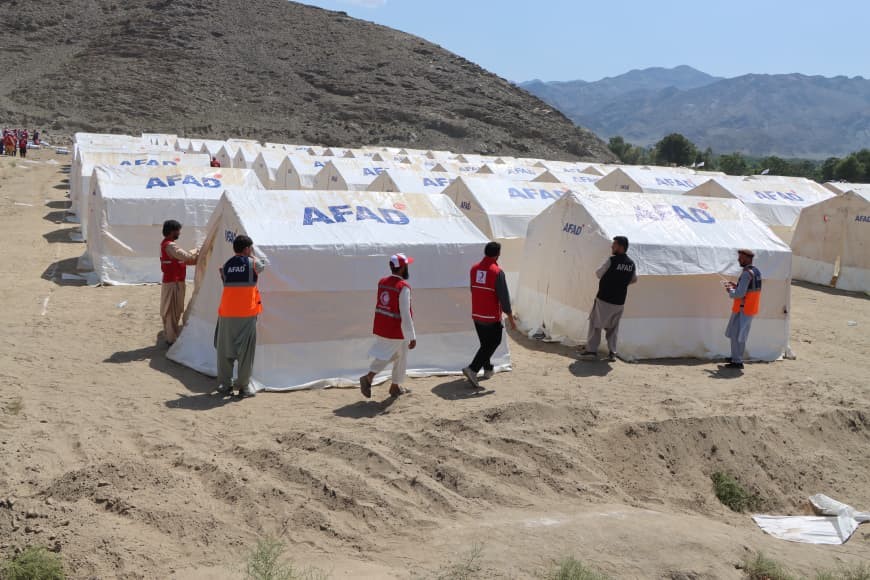 Afganistan&rsquo;a g&ouml;nderilen "deprem" yardımları b&ouml;lgeye ulaştı
