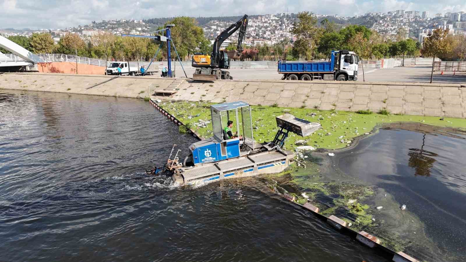 İzmit Körfezi’ne "temizlik kalkanı"
