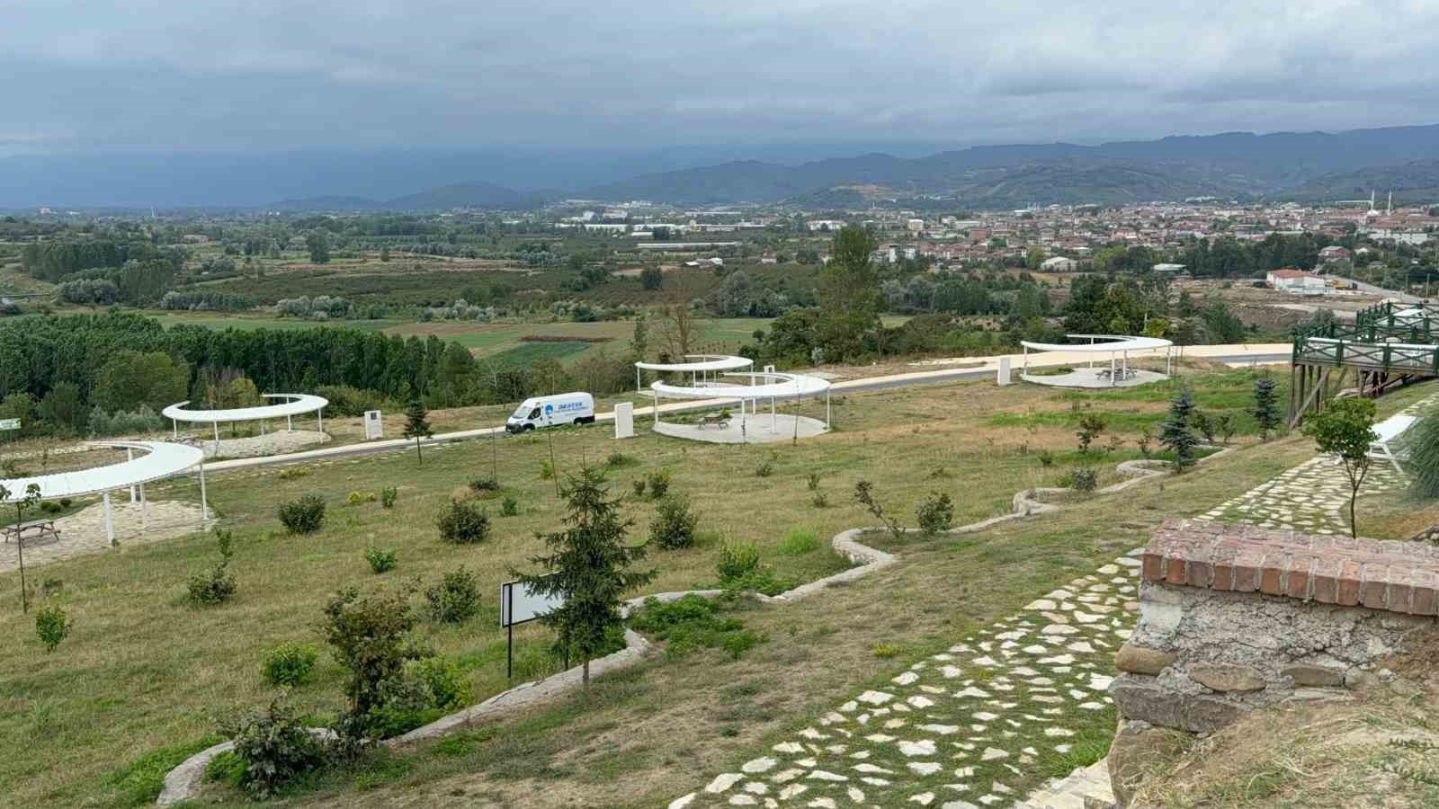 Düzce’nin ’ay yıldızlı’ mesire alanı
