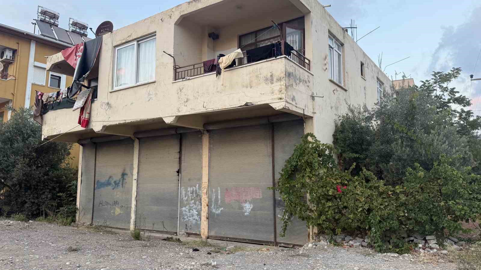 5 metre yükseklikteki balkondan düşen bebek yaralandı
