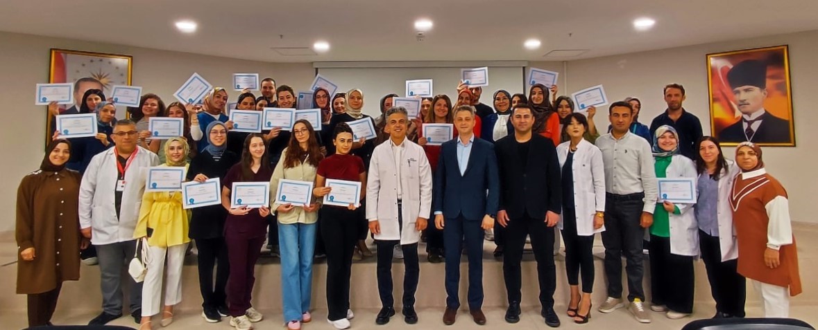 Erzincan’da sağlık çalışanlarına ‘Anne Sütü ve Emzirme Danışmanlığı Eğitimi’ verildi