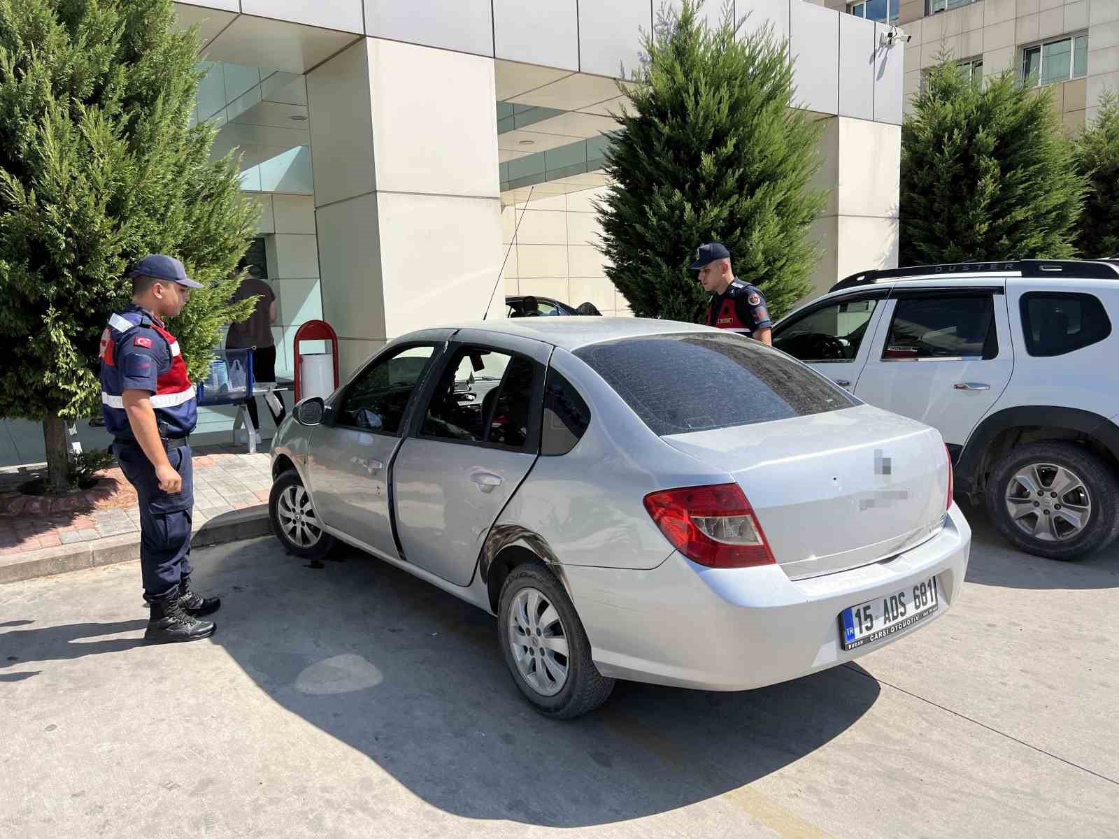 Durduramadığı aracın arkasından ateş edip sürücüyü vurdu
