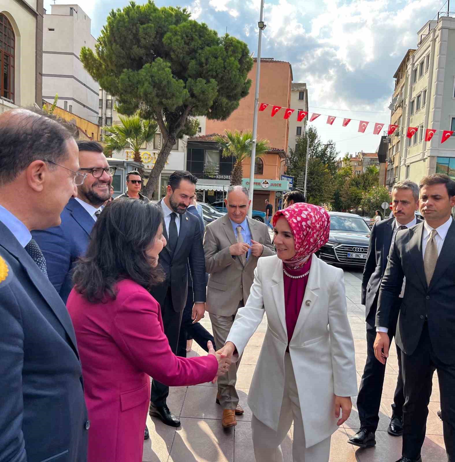 Bakan Göktaş’tan Manisa Valiliği ve AK Parti’ye ziyaret