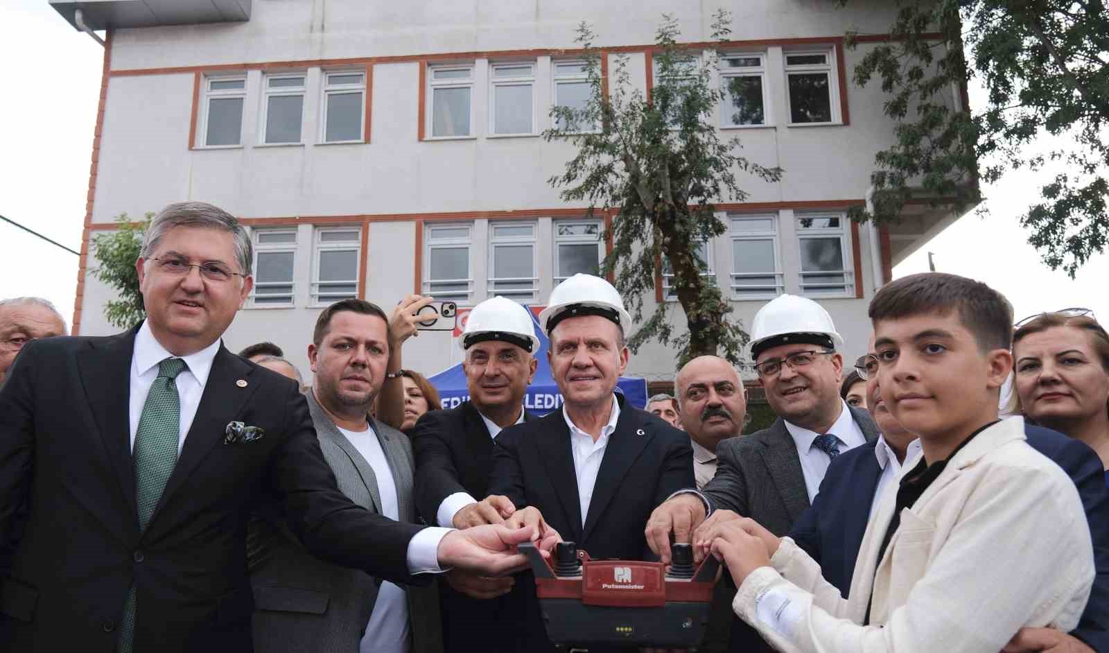 Seçer: "Belediye başkanları her şeyden önce halkın acısını anlamalı"