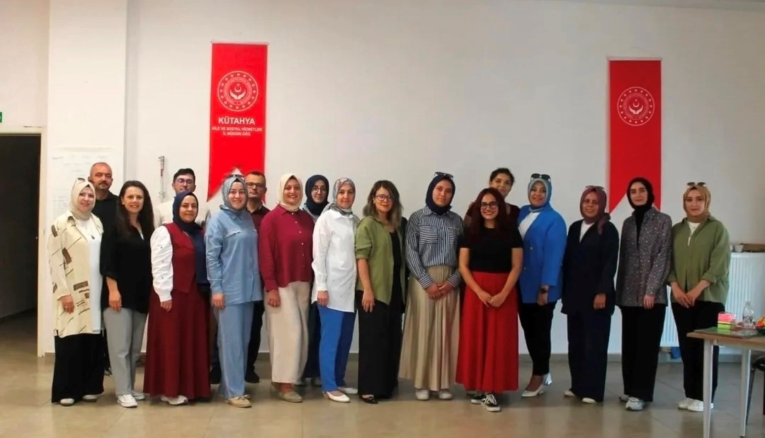 Kütahya Aile ve Sosyal Hizmetler İl Müdürlüğü personeline Psikososyal Destek Farkındalık eğitimi