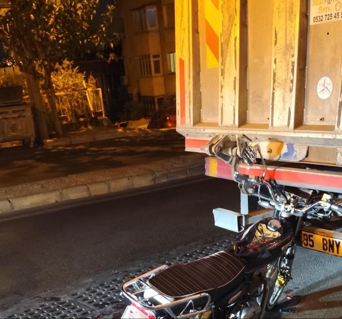 İzmir’de motosiklet kazası: 1 ölü, 1 yaralı