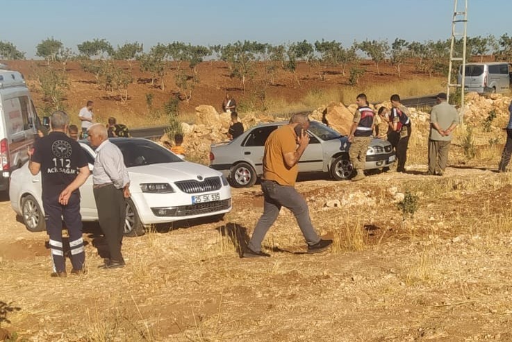 Otomobil devrildi:1 &ouml;l&uuml;, 3 yaralı
