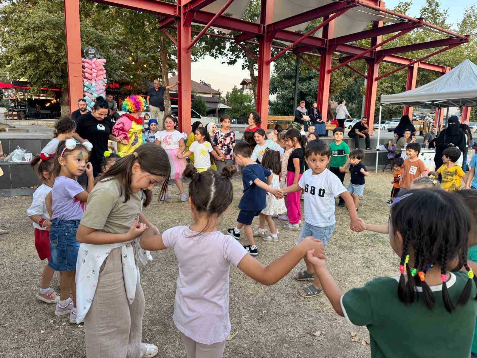 Sakarya&rsquo;nın minikleriyle buluşan Gezgin At&ouml;lye yolculuğu sona erdi
