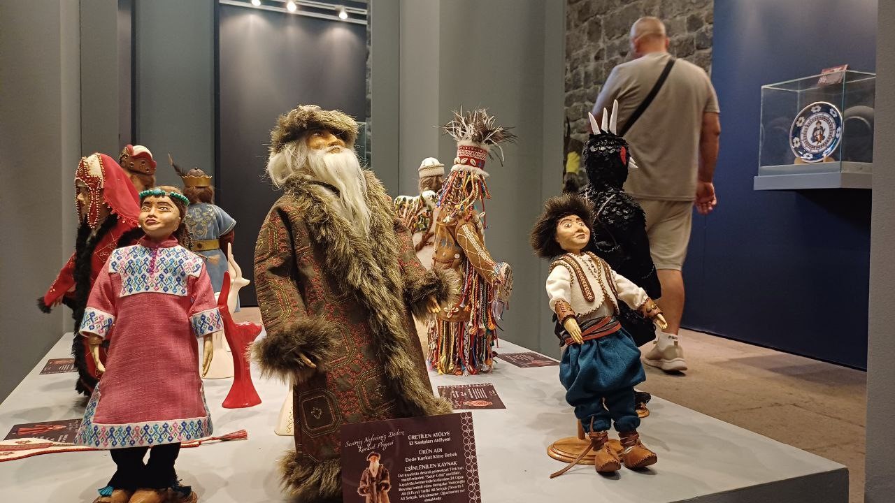 Dede Korkut karakterlerinin minyatürleri vatandaşlara sergilendi