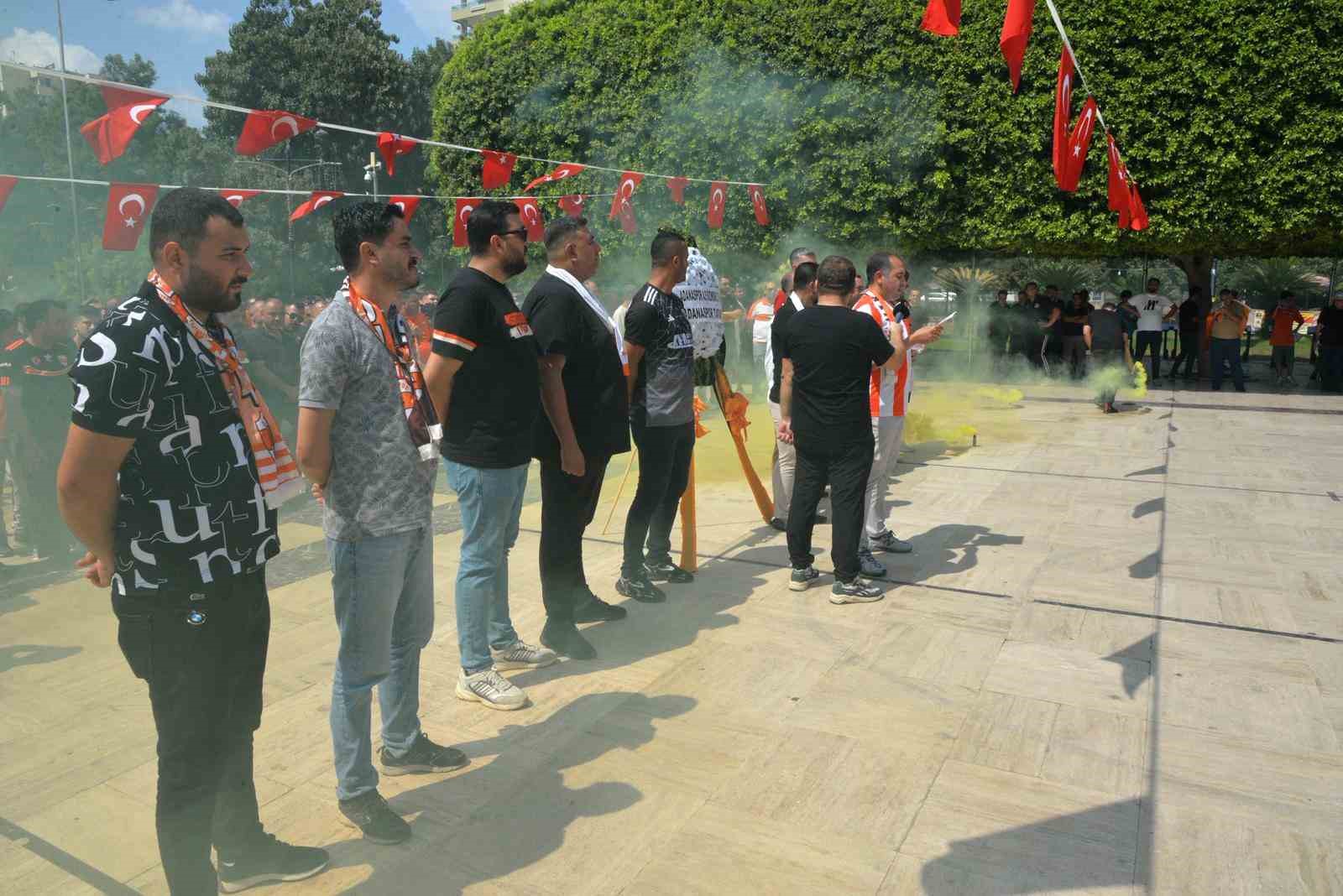 Taraftarlar, Adanaspor’a talip oldu