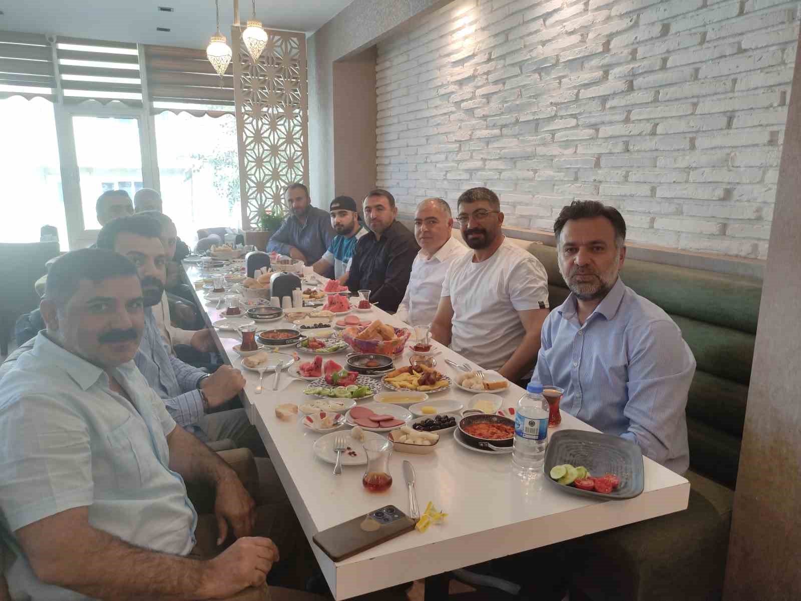 DSYB Başkan adayı Sarıkaya, basınla buluştu