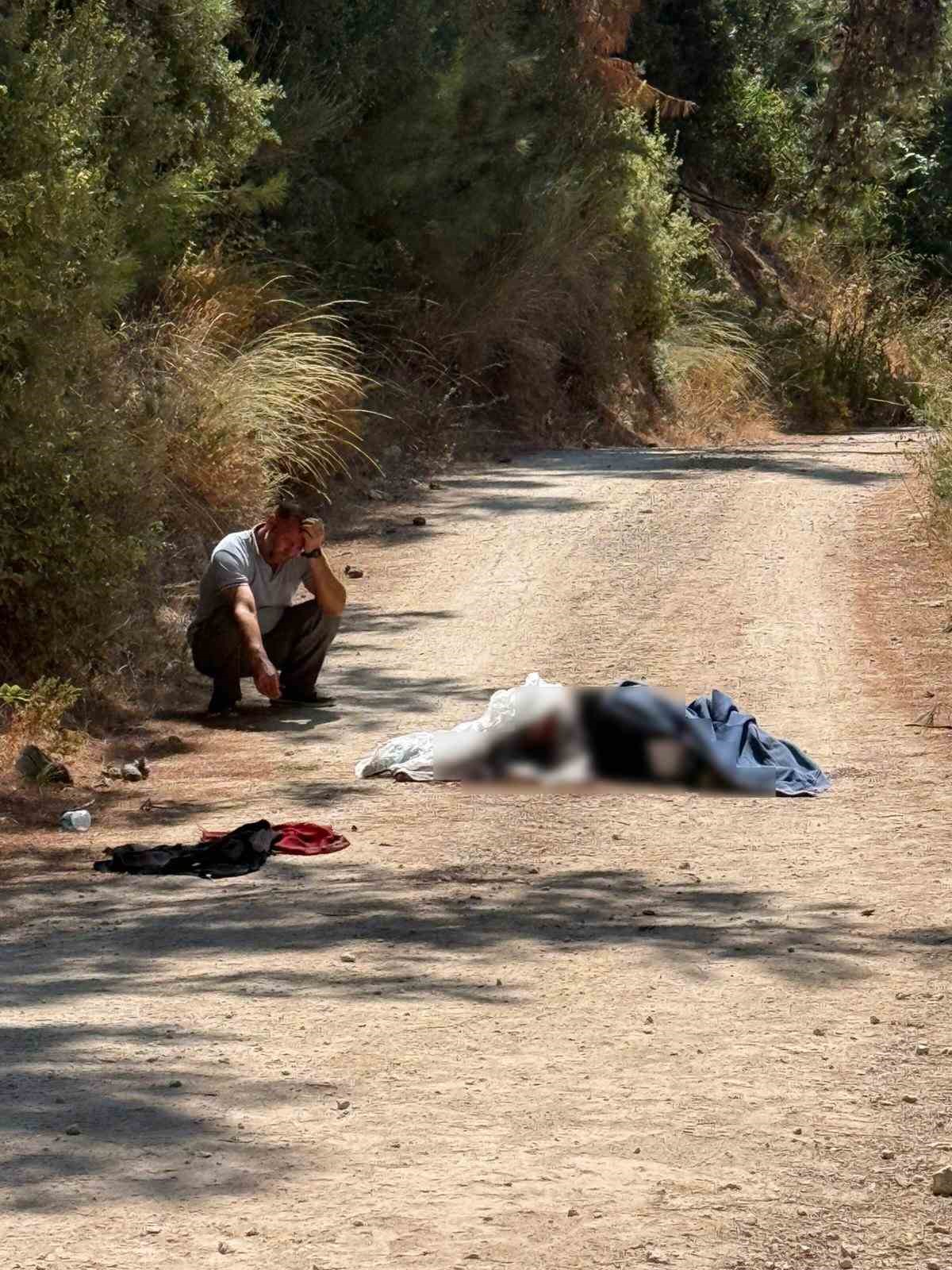 Akrabalarının d&uuml;ğ&uuml;n yemeğine giderken 30 metrelik şarampole yuvarlandılar
