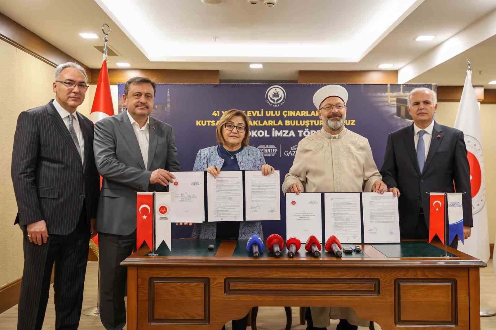 15 bin başvurunun yapıldığı Umre ziyareti projesinin ilk talihlileri belli oldu