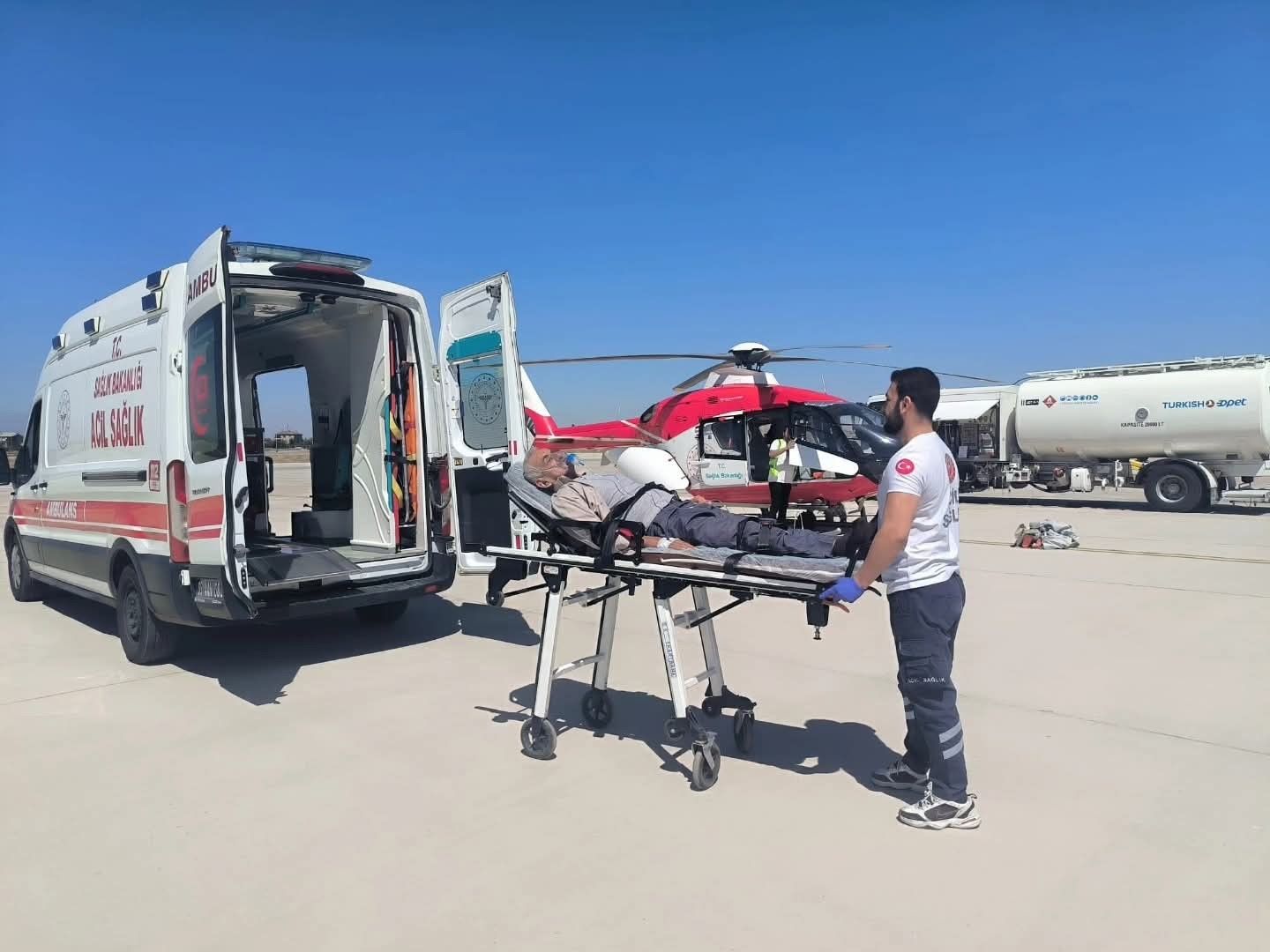 Serebrovasküler hastası, ambulans helikopterle Van’a getirildi