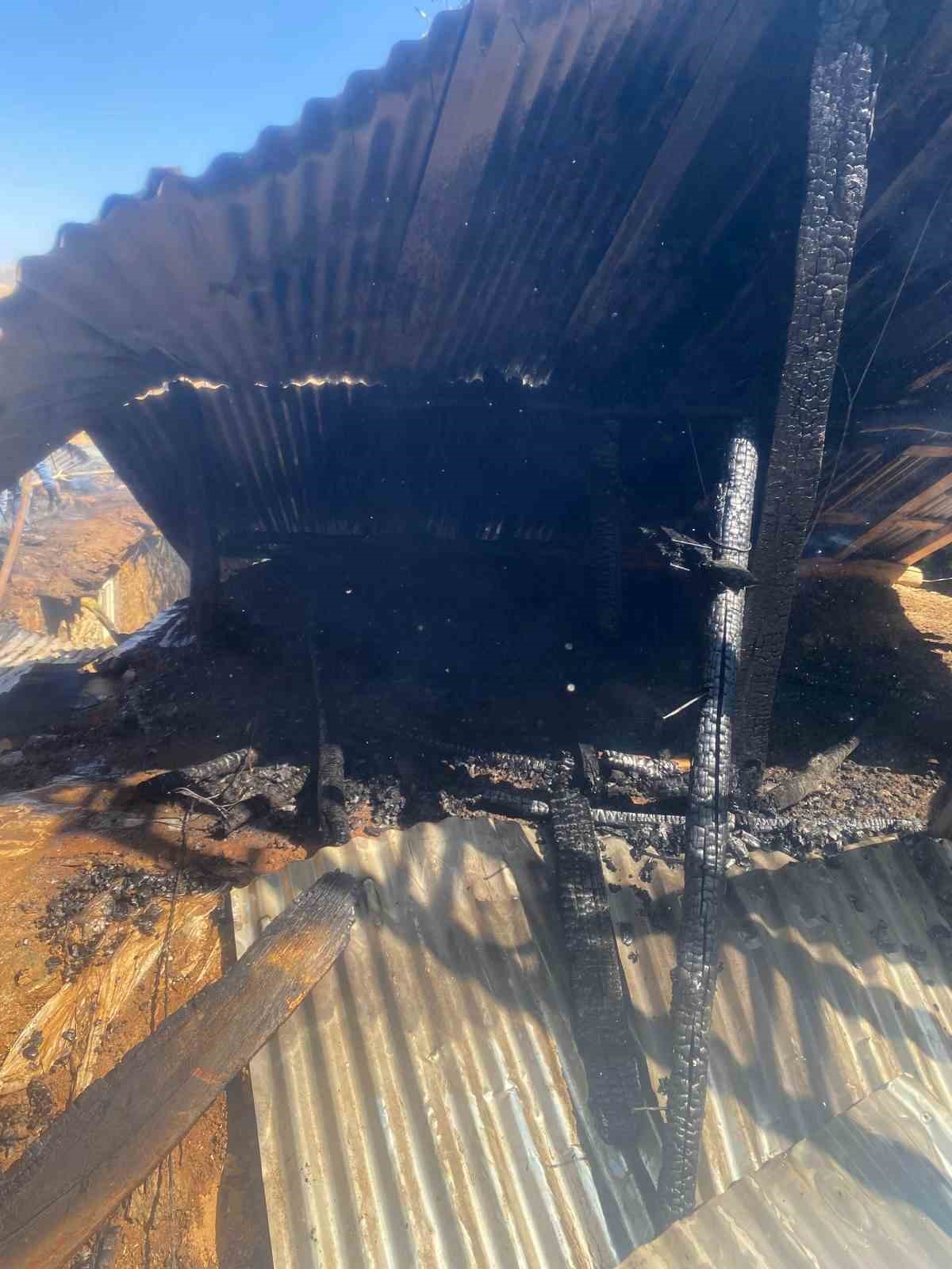 Batman&rsquo;da korkutan yangın
