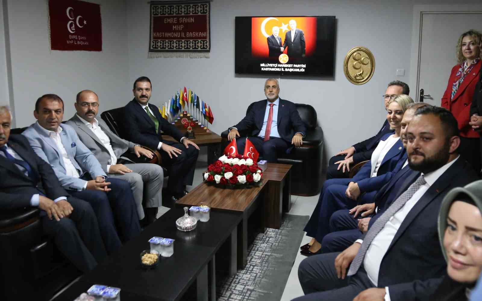 Bakan Işıkhan: "‘Türkiye bu badireyi asla atlatamaz’ diyenlere inat her seferinde küllerimizden yeniden doğmasını bildik"