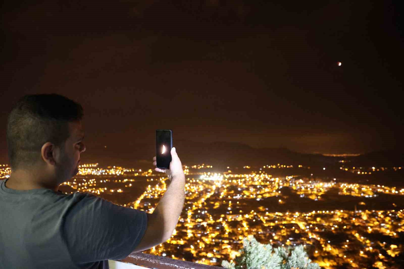 Kozan’da "Kanlı Ay" tutulması