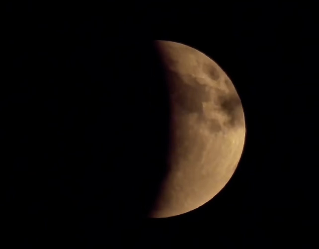 Osmaniyeliler "Kanlı Ay" tutulmasını izledi
