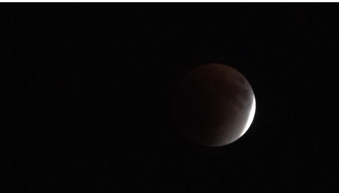 "Kanlı Ay" tutulması Van’dan izlendi