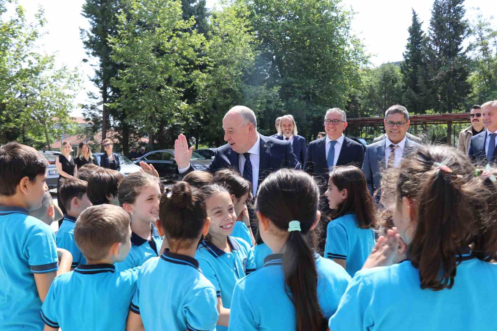 Vali Coşkun; "En güçlü silah bilgi, en büyük düşman ise tembellik ve cehalettir"
