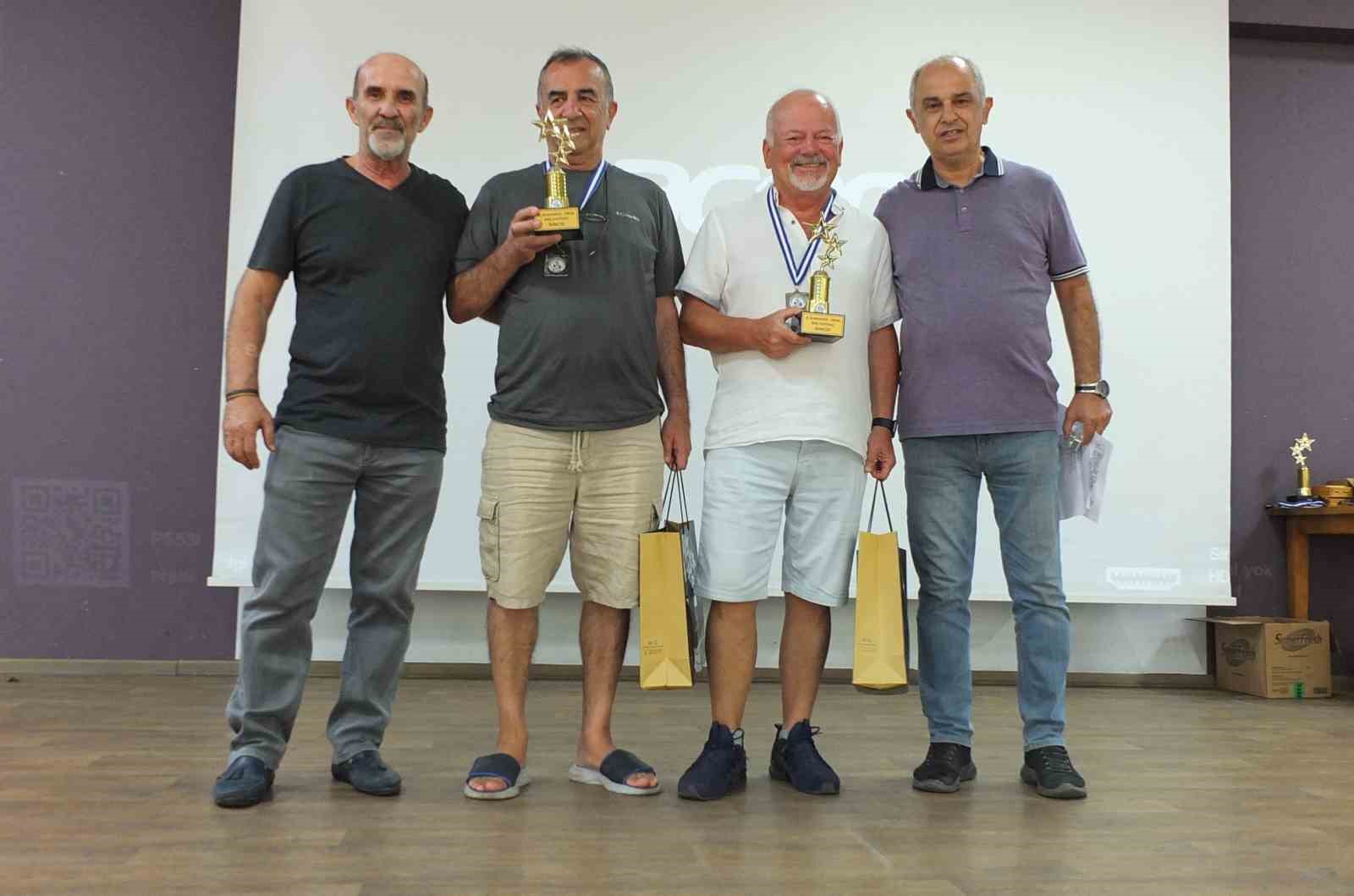 Balıkesir’de briç festivalinde 200 sporcu heyecan yaşadı
