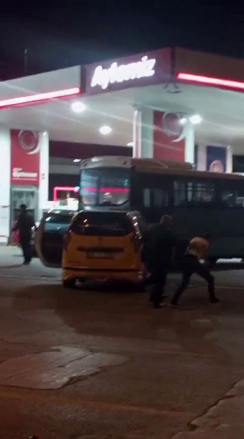 Erzurum’da bıçaklı kavga: 3 yaralı