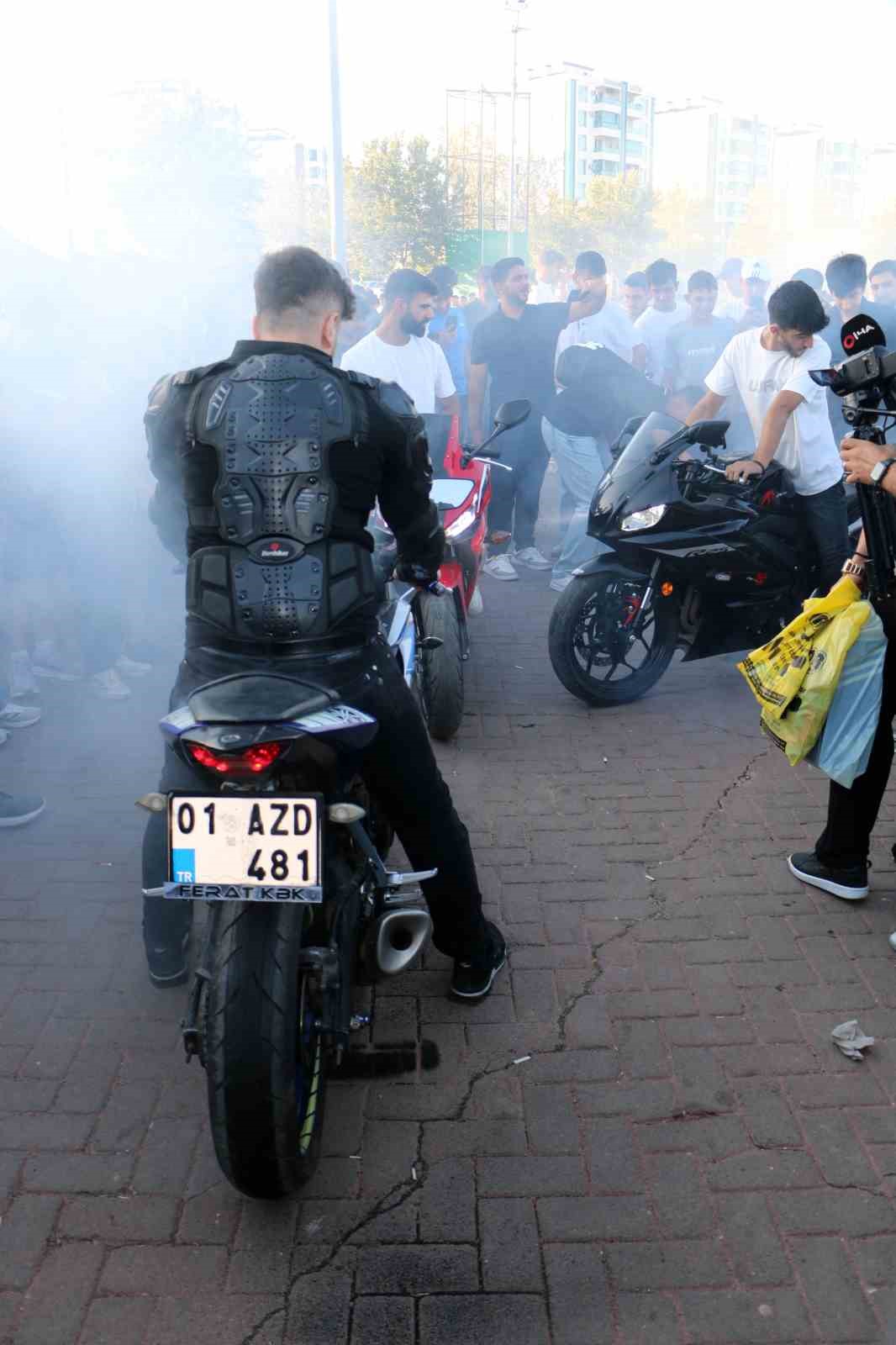 Ses sistemi ve egzoz sesi ile kendilerinden ge&ccedil;tiler
