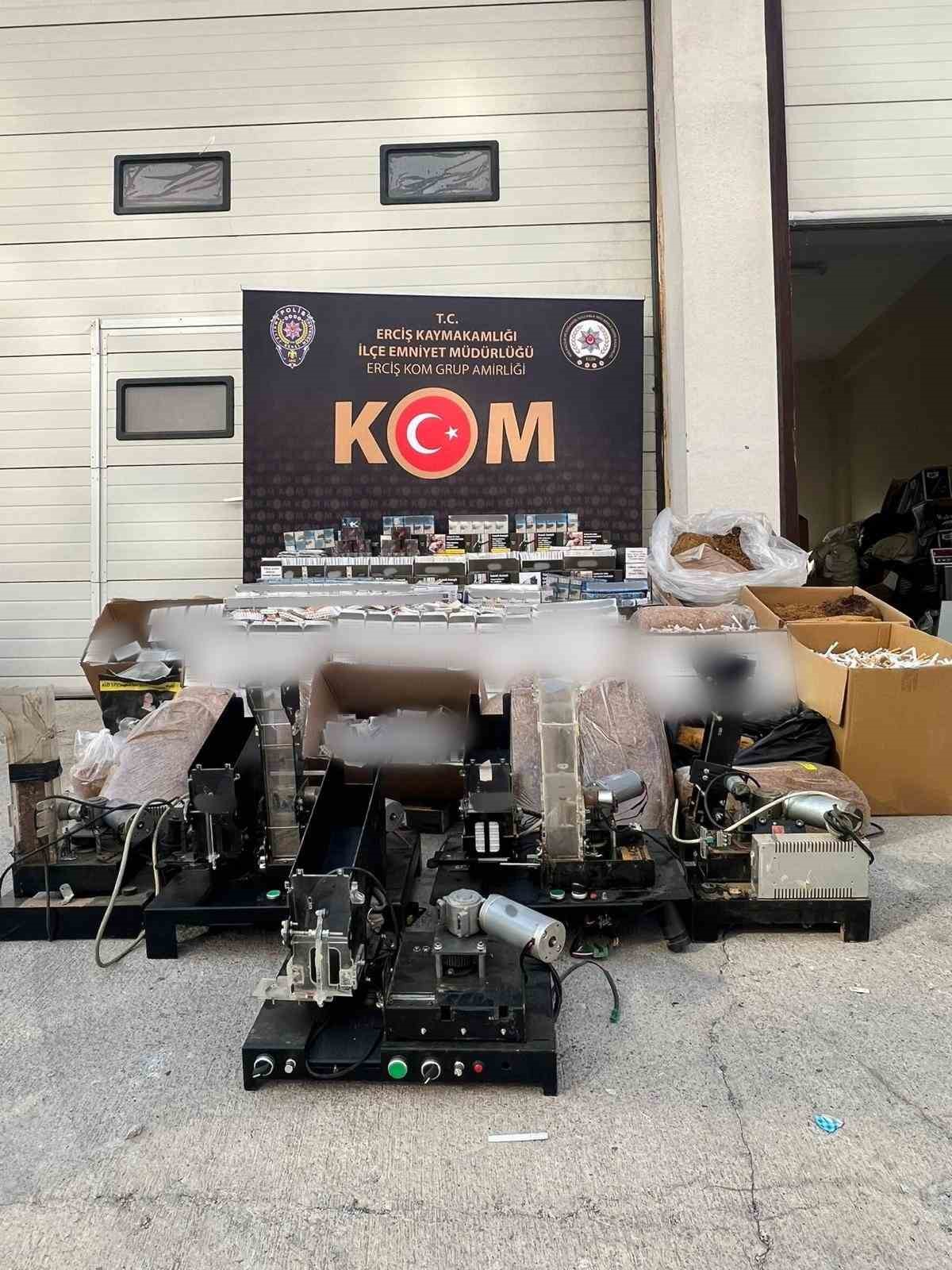 Van&rsquo;da g&uuml;mr&uuml;k ka&ccedil;ak&ccedil;ılığı operasyonu
