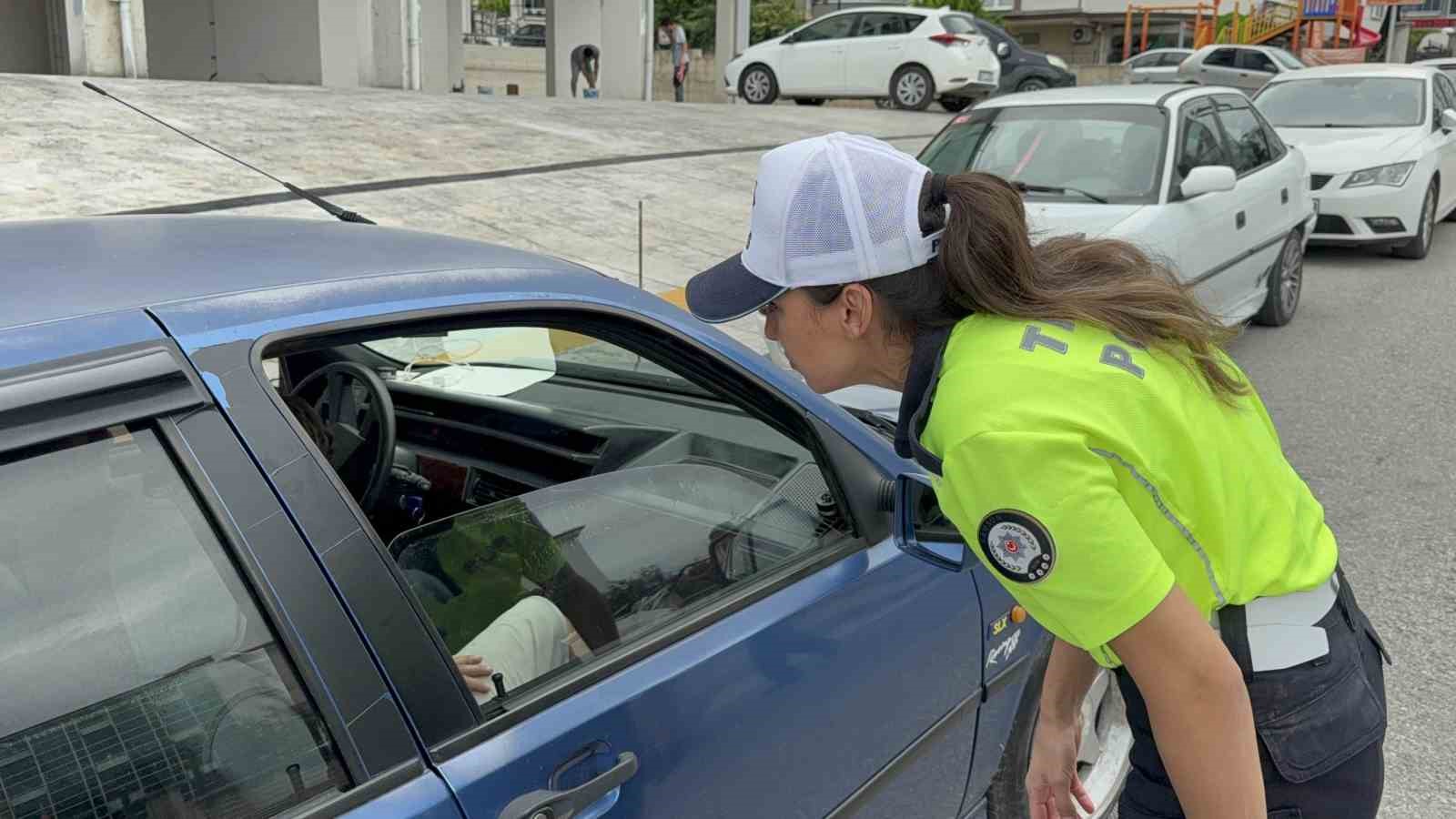 Samsun’da polisten okul çevrelerinde sıkı denetim